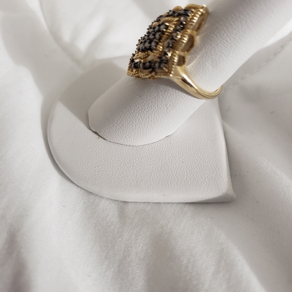 Ornate Gold and Black Women's Ring - Picture 6 of 10